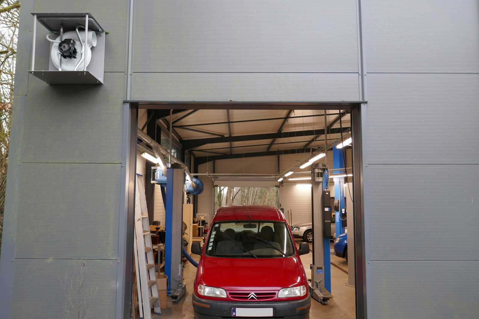 Equipement dans l’atelier garage – Pierrard